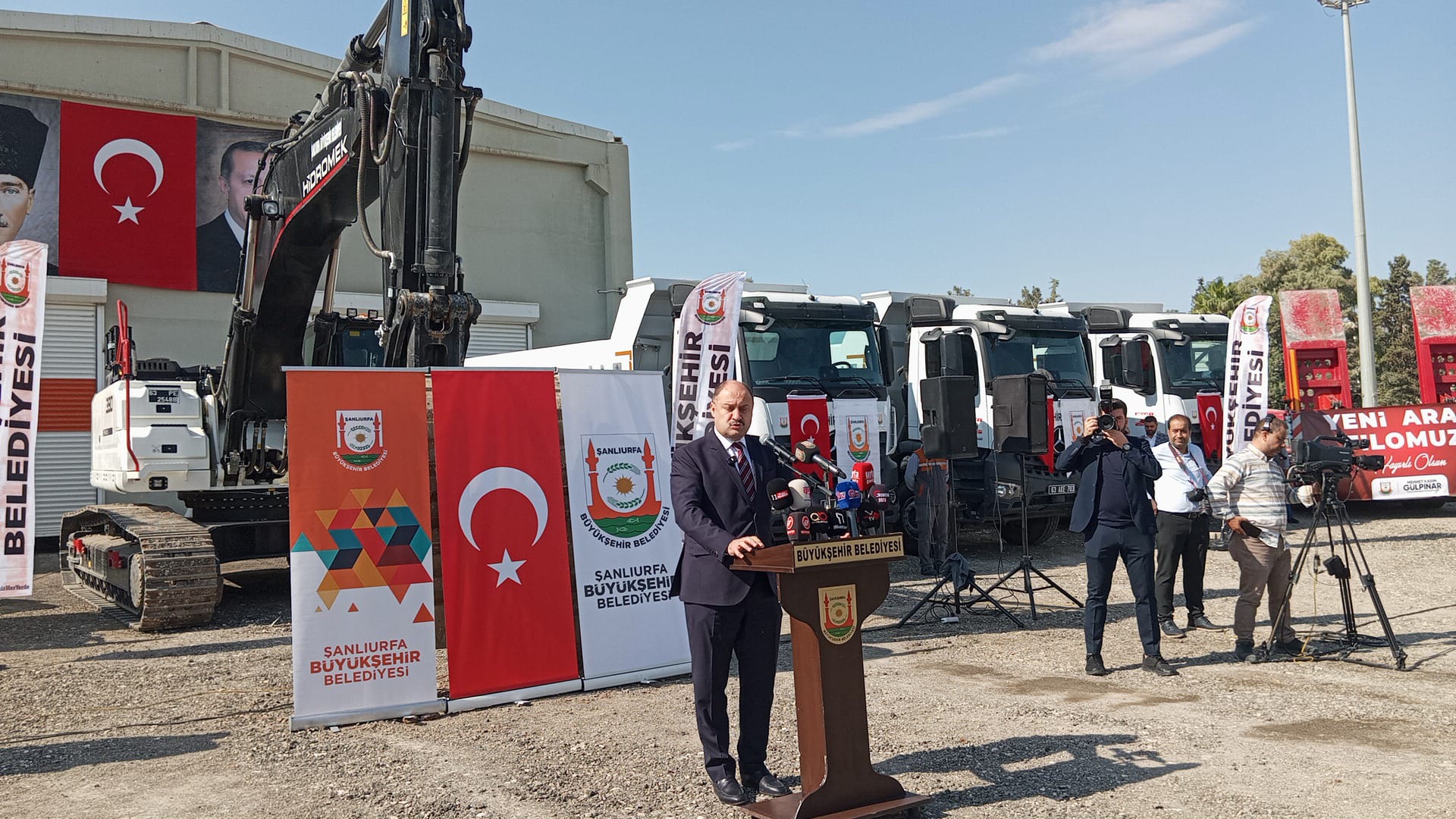 Şanlıurfa Büyükşehir Belediyesi Yeni Araç Filosunu Hizmete Aldı