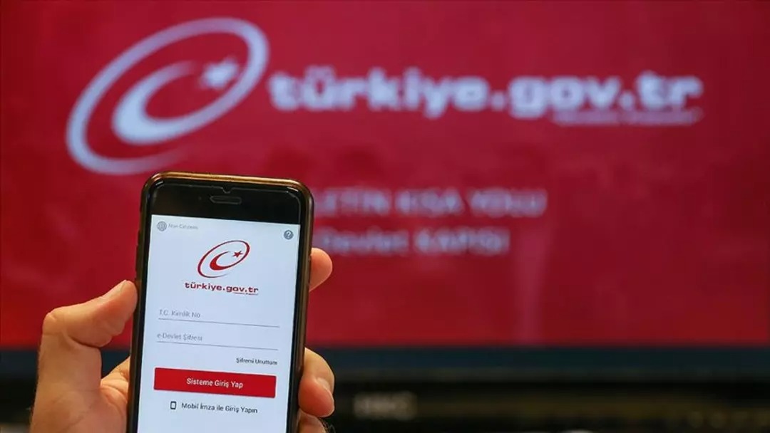 SGK İŞLEMLERİNDE DİJİTAL DÖNÜŞÜM: ‘E-DEVLET İLE 180 HİZMET TEK NOKTADA BİRLEŞİYOR