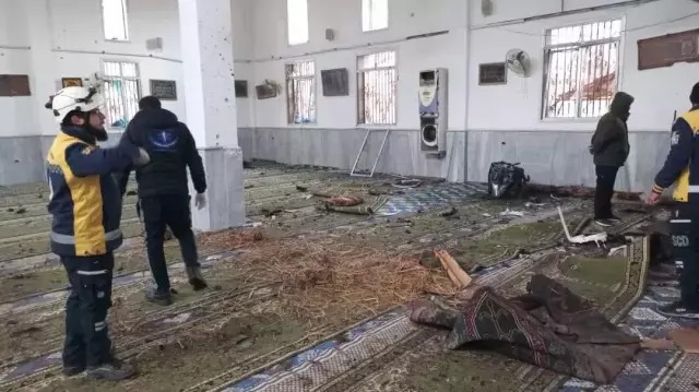 SURİYE’DE CUMA NAMAZINDA KANLI SALDIRI: HUMUS’TAKİ CAMİDEKİ PATLAMA NASIL OLDU?
