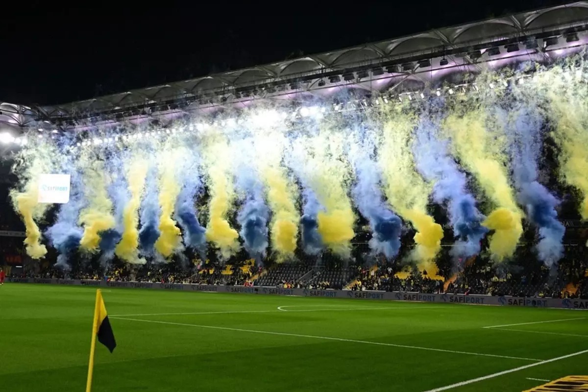 10 YILLIK SÖZ GÜNDEMDE: FENERBAHÇE’DE KALE İÇİN SÜRPRİZ GERİ DÖNÜŞ MÜ?