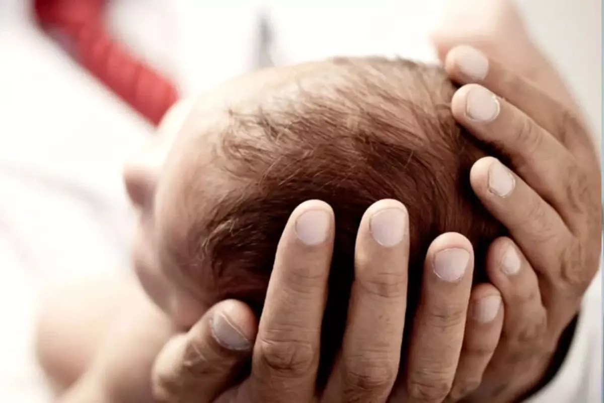 İSTANBUL’DA KAN DONDURAN İHMAL: 2 AYLIK BEBEK HAYATINI KAYBETTİ, 4 YAKIN GÖZALTINDA