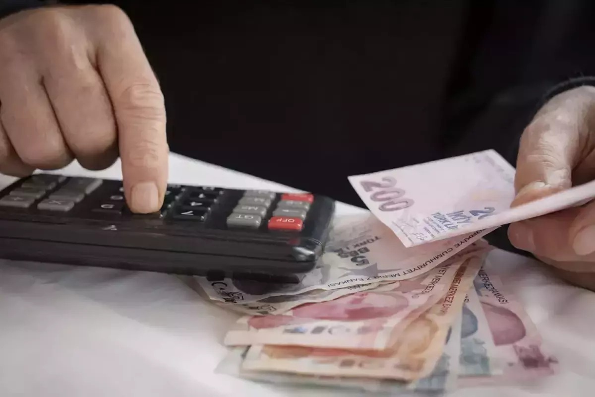 MİLYONLARIN BEKLEDİĞİ HABER GELDİ: MEMUR VE EMEKLİNİN OCAK ZAMMI NETLEŞTİ