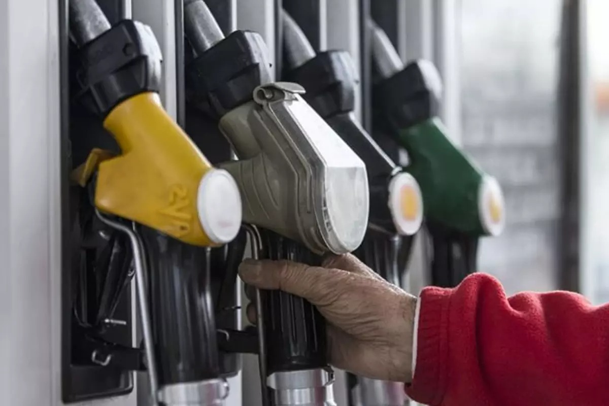 AKARYAKITTA YENİ ZAM DALGASI: MOTORİN FİYATI KRİTİK EŞİĞE DAYANDI