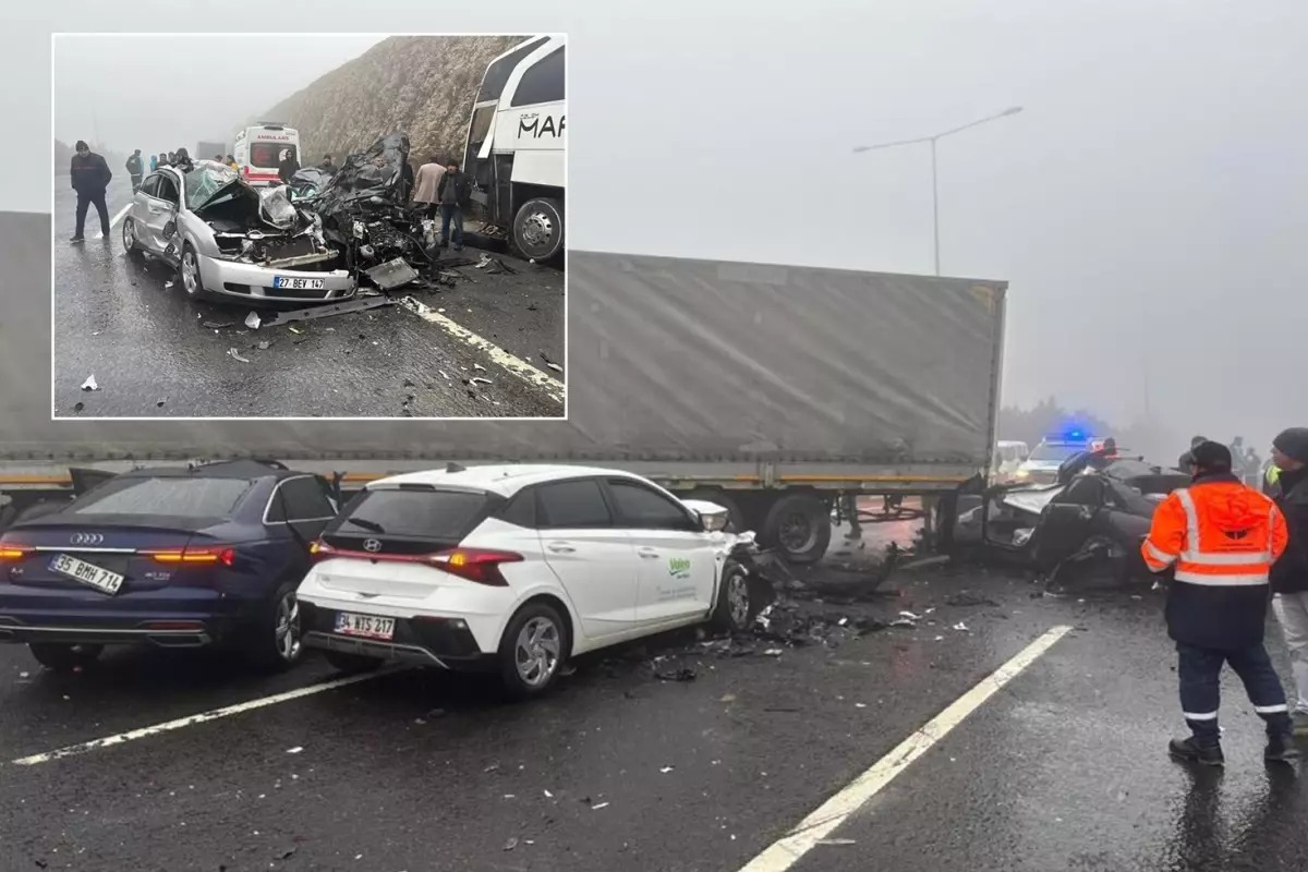 GAZİANTEP–ŞANLIURFA OTOYOLUNDA SİS FACİASI: ZİNCİRLEME KAZADA 2 ÖLÜ