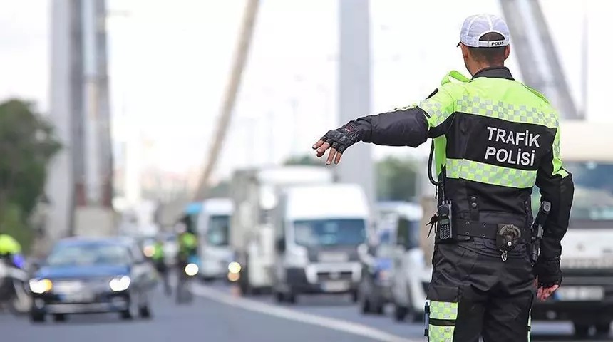 TRAFİKTE YENİ DÖNEM BAŞLIYOR: MECLİS’TE 6 MADDE DAHA KABUL EDİLDİ, CEZALAR SERTLEŞTİ