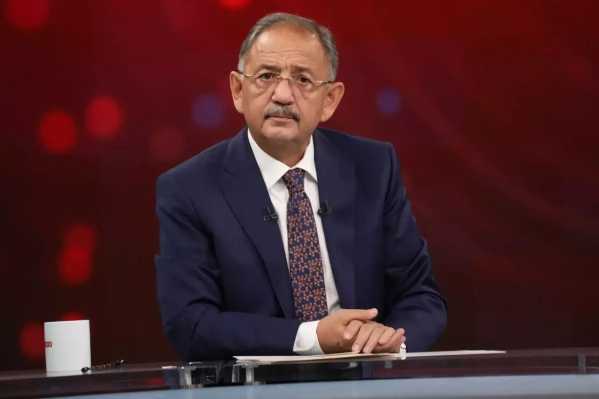 MEHMET ÖZHASEKİ’YE 1 MİLYAR TL’LİK “VİDEO” İDDİASI: ŞANTAJ SORUŞTURMASINDA DAVA 5 YIL ERTELENDİ