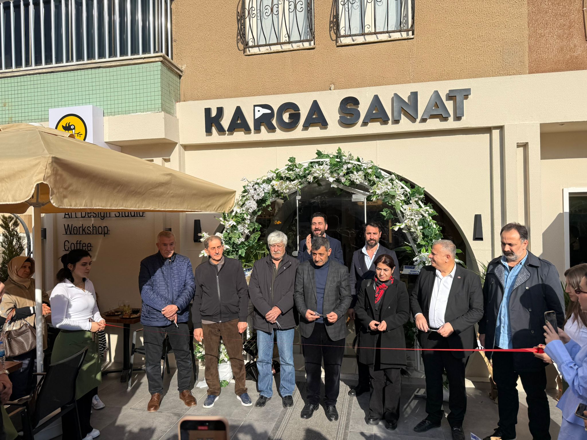 Karga Sanat, 10. Yılında Yeni Mekânıyla Sanatseverlere "Merhaba" Dedi