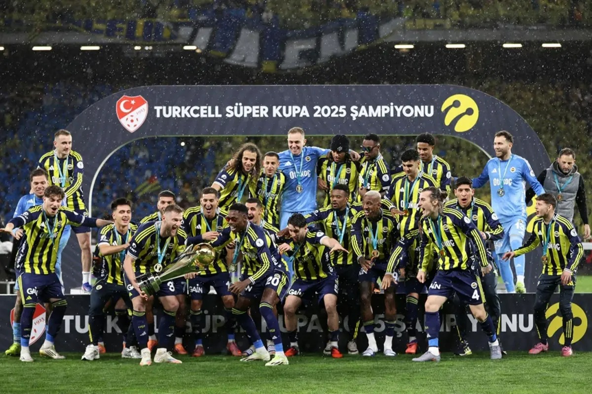 FENERBAHÇE’DE EDSON ALVAREZ ŞOKU: AMELİYAT SONRASI SAHALARA DÖNÜŞ TARİHİ NETLEŞTİ