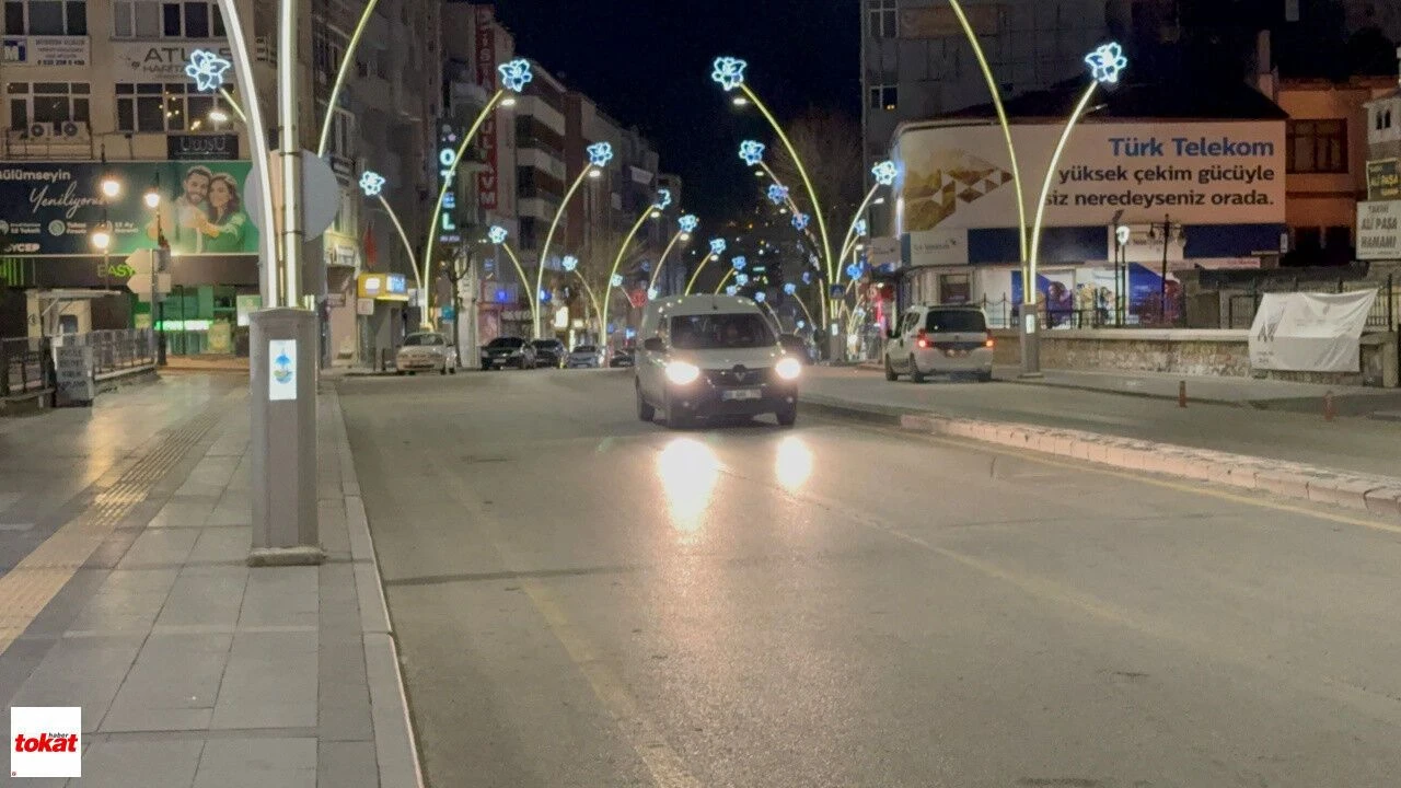 TOKAT’TA DEPREM SONRASI OKULLAR TATİL EDİLDİ