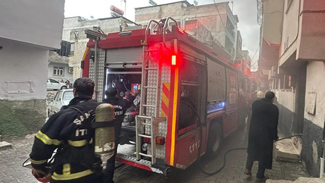 ŞANLIURFA’DA EV YANGINI MAHALLEDE PANİK YARATTI