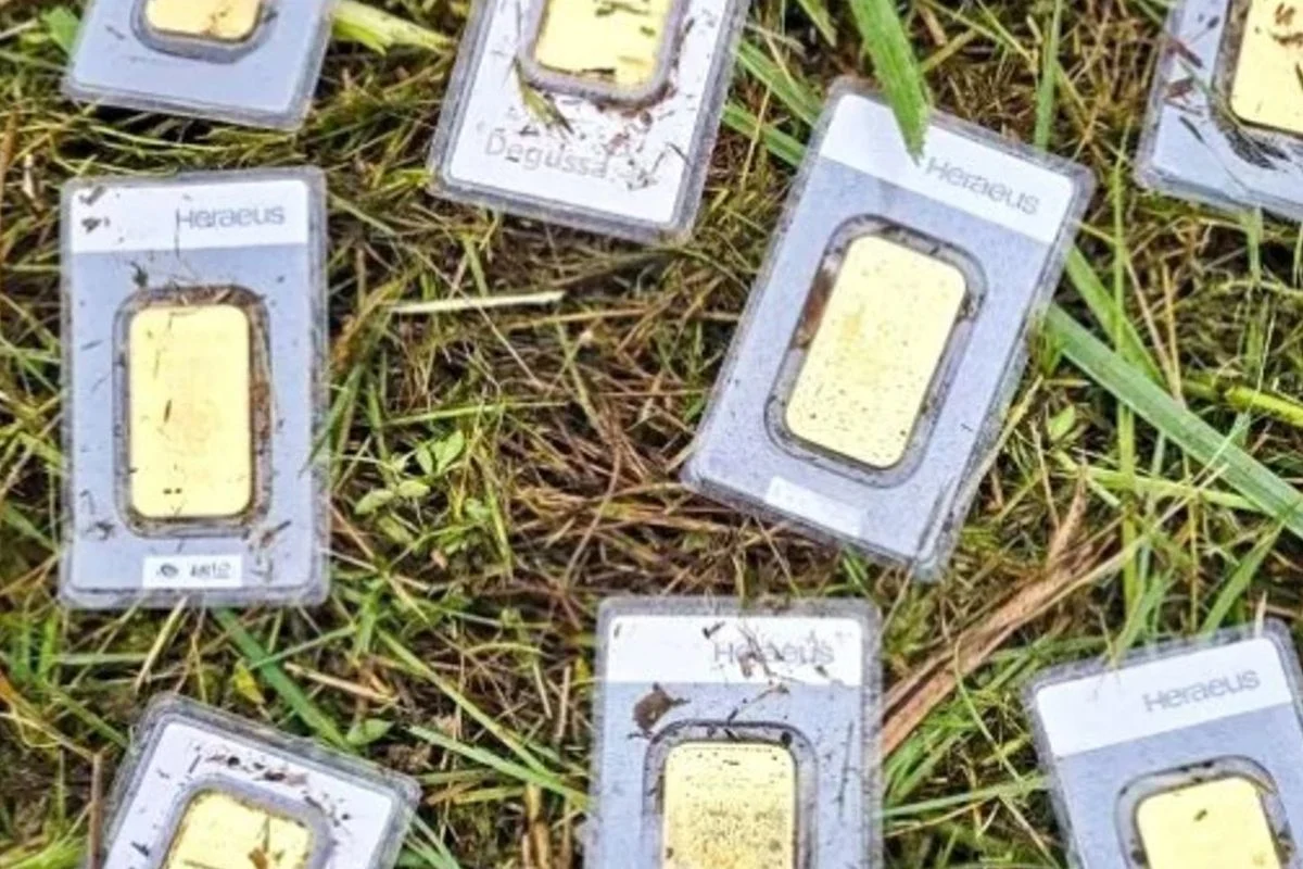 KÜLÇE ALTINLAR BULUNDU: HALKA DAĞITILABİLİR