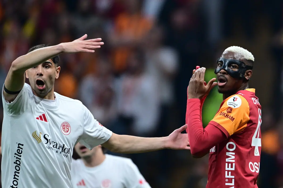 Osimhen Yorumu Taraftarı Karıştırdı! “Galatasaray’dan Ayrılma Zamanı Geldi”