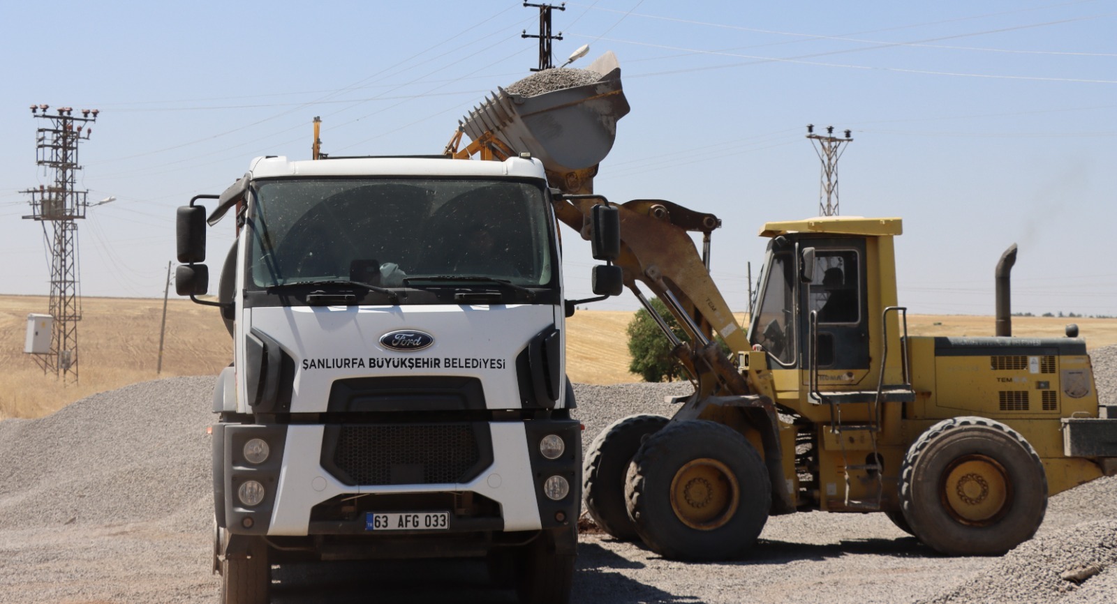 BÜYÜKŞEHİR’DEN SİVEREK KIRSALINA 13 KİLOMETRELİK ASFALT HAMLESİ