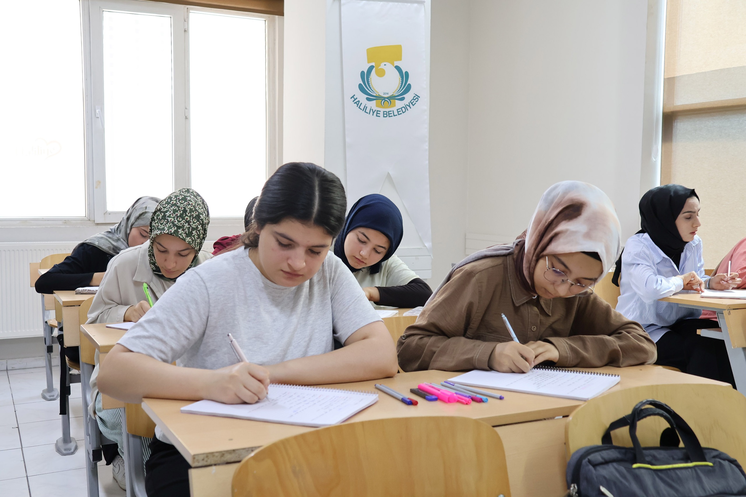 HALİLİYE'DE ÜNİVERSİTE ADAYLARINA ÜCRETSİZ DESTEK!