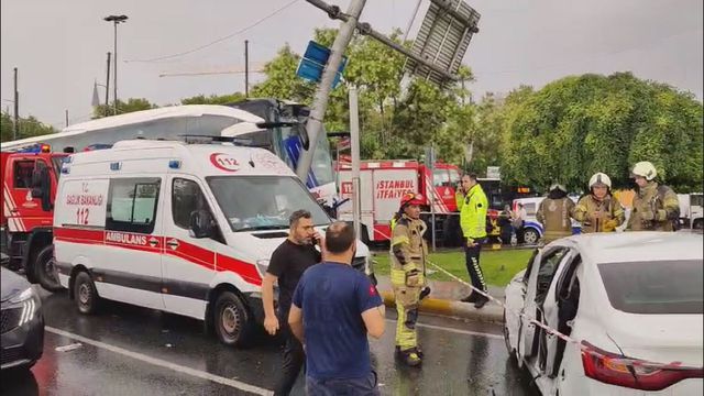 Eyüpsultan’da Yolcu Otobüsü Dehşeti: 30 Yaralı, 2 Kişinin Durumu Ağır