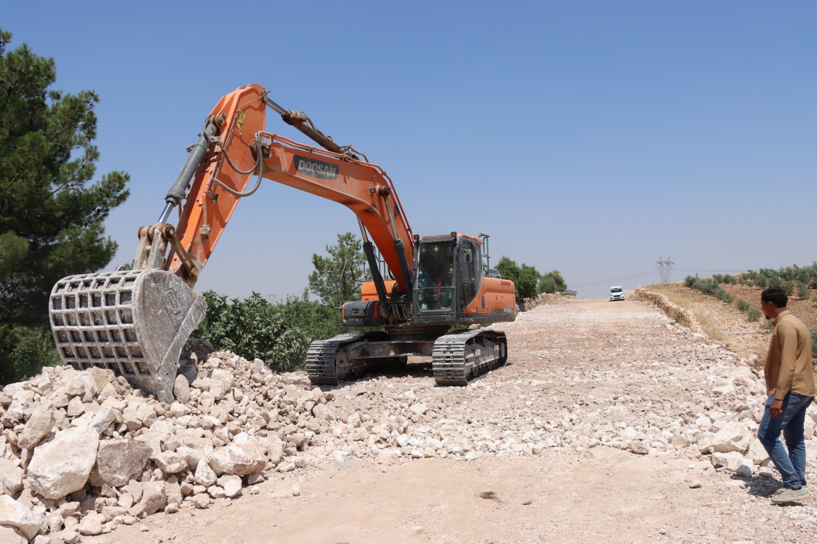 HALİLİYE İLE SİVEREK ARASINDA DEV ULAŞIM YATIRIMI! 29 KİLOMETRELİK GRUP YOLU SICAK ASFALTLA YENİLENİYOR