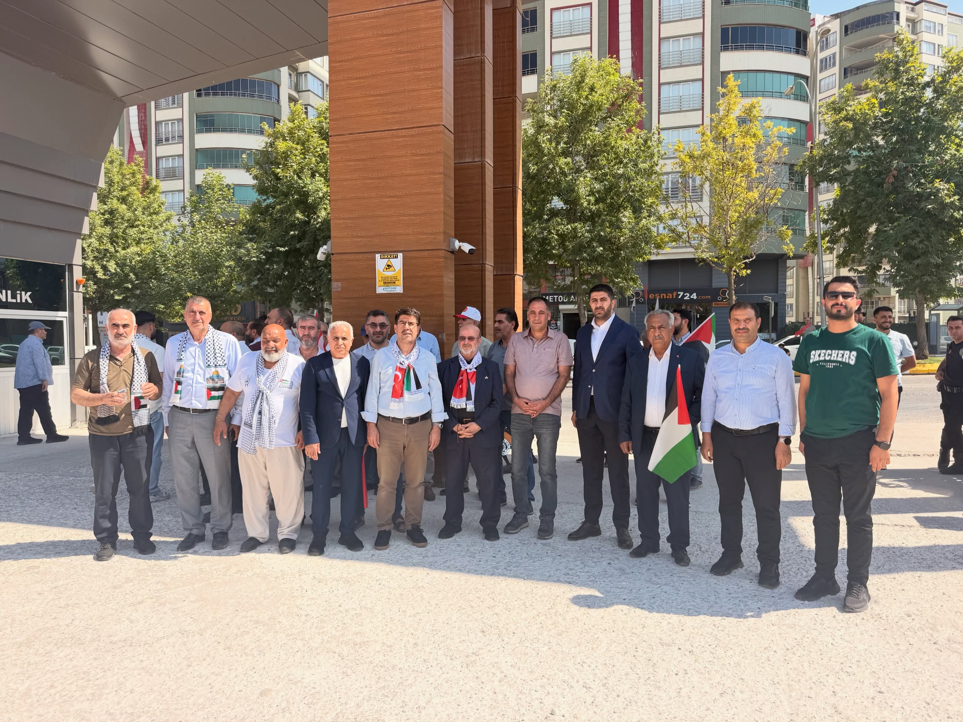 Filistin İçin Şanlıurfa’da Araç Konvoyu Düzenlendi