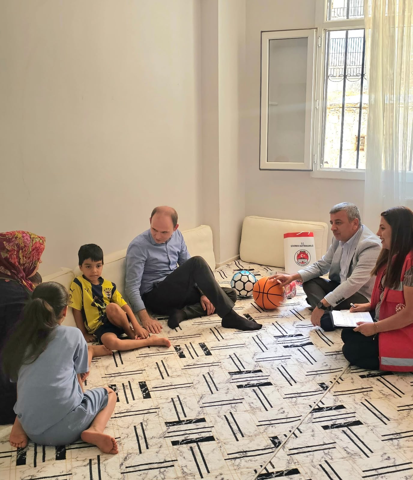 Kapılar Çalındı, Gönüller Bir Oldu: Siverek’te Şefkat Ziyareti