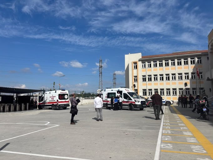 ESENYURT’TAKİ OKUL SALDIRISININ TÜM DETAYLARI ORTAYA ÇIKTI: ÖĞRENCİNİN ANLATTIKLARI KAN DONDURDU!
