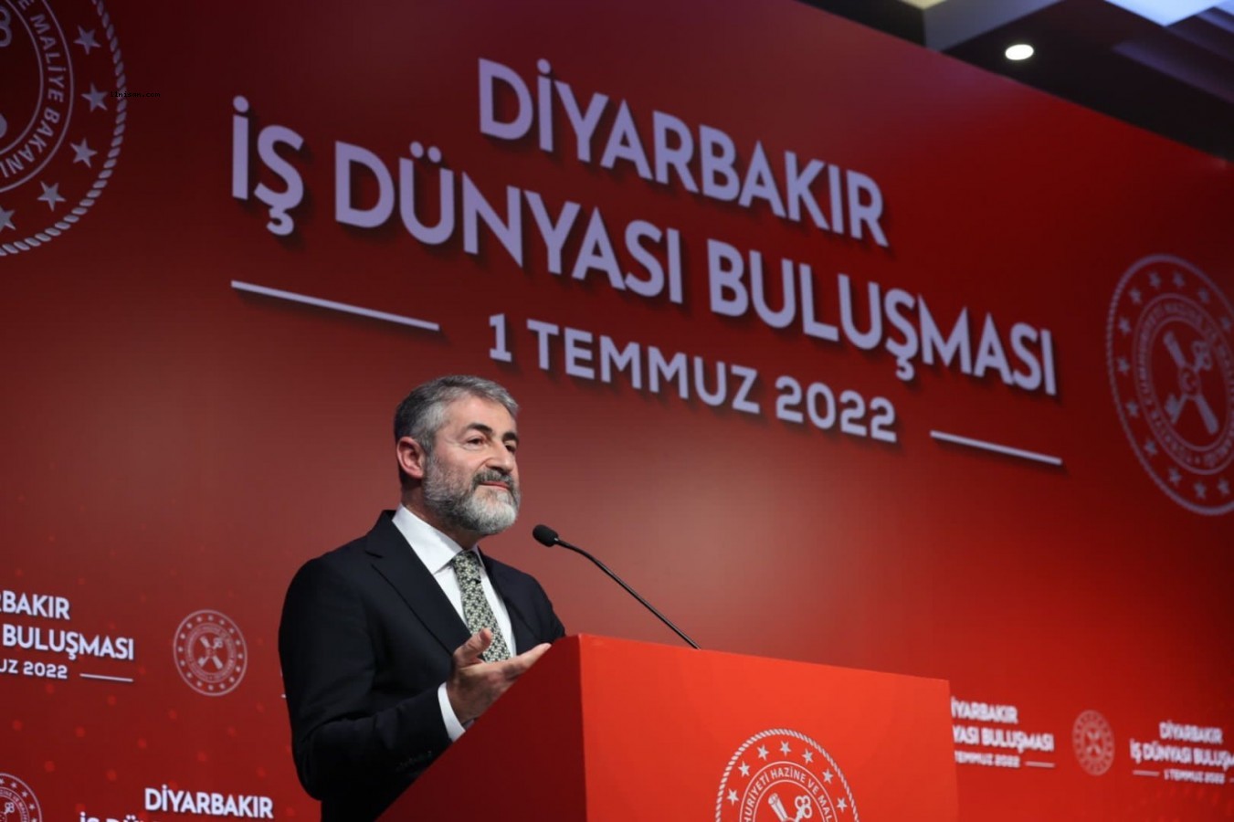 Çiftçilere art arda müjdeler: Bakan Nebati Diyarbakır’dan duyurdu!