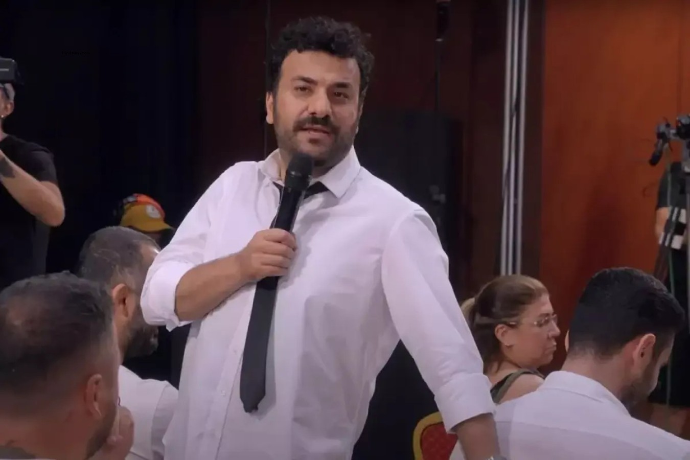 HASAN CAN KAYA KONUŞANLAR’I DISNEY+’A TAŞIDI;