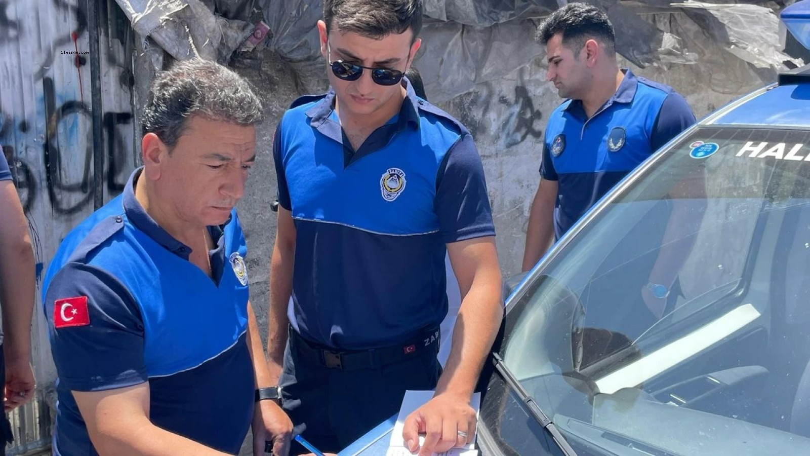 HALİLİYE BELEDİYESİ ZABITA EKİPLERİ 12 DÜKANI MÜHÜRLEDİ;