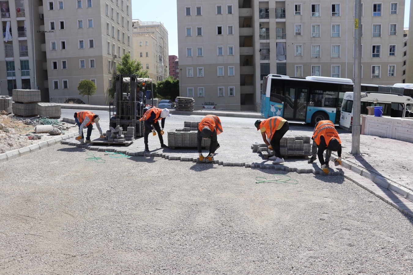 Seyrantepe Mahallesinde kilitli parke taşı çalışması sürüyor;