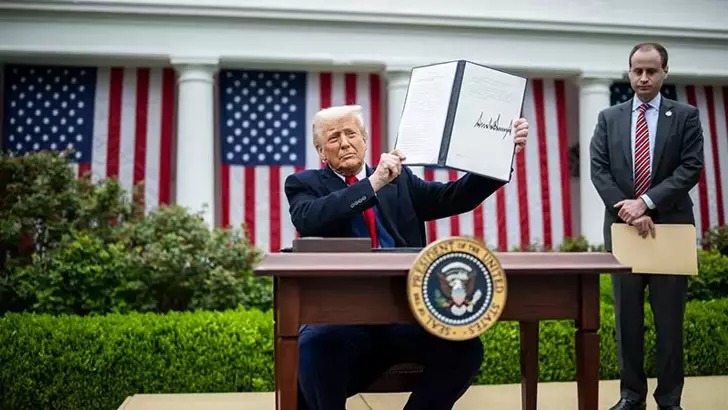 ABD Başkanı Trump, karşılıklı tarifeleri açıkladı;