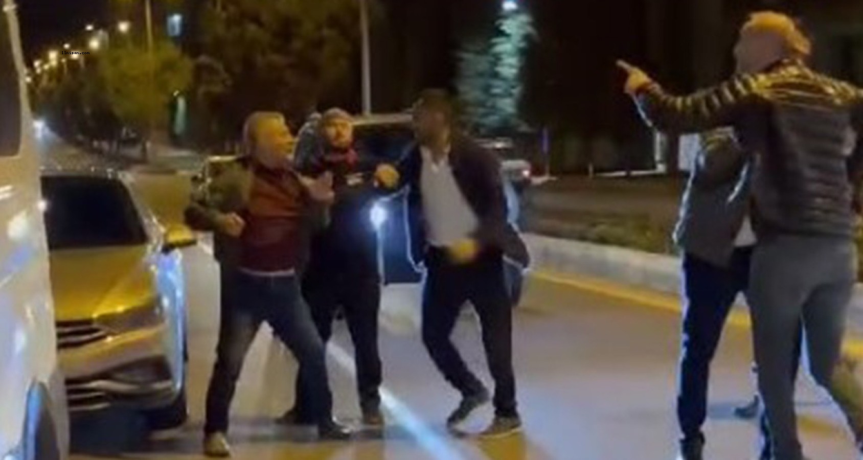 Trafikte ’yol vermedin’ kavgası;