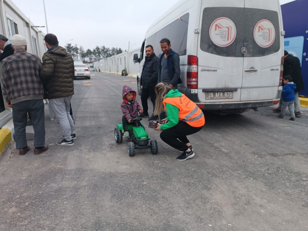 Şanlıurfalı kadınlar ürettikleri bez bebekleri Adıyaman’a gönderdi;