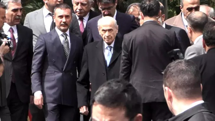 Bahçeli, Türkeş'in mezarını ziyaret etti;