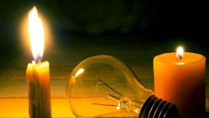Urfa’da kavurucu sıcaklarda 12 saatlik elektrik kesintisine tepki!;