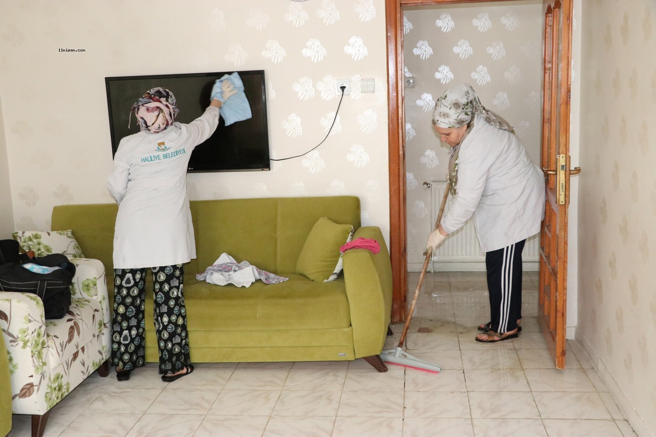 Haliliye’de yaşlıların hanelerini belediye temizliyor;
