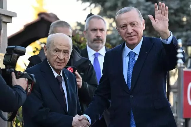 AYLAR SONRA BİR İLK ERDOĞAN İLE BAHÇELİ ARASINDA SÜPRİZ GÖRÜŞME