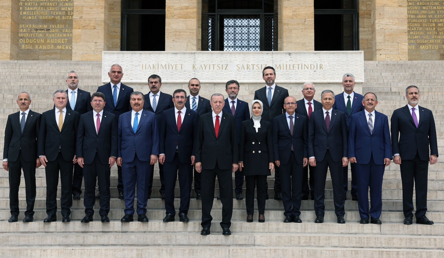 Erdoğan'dan yeni kabine üyeleriyle Anıtkabir ziyareti