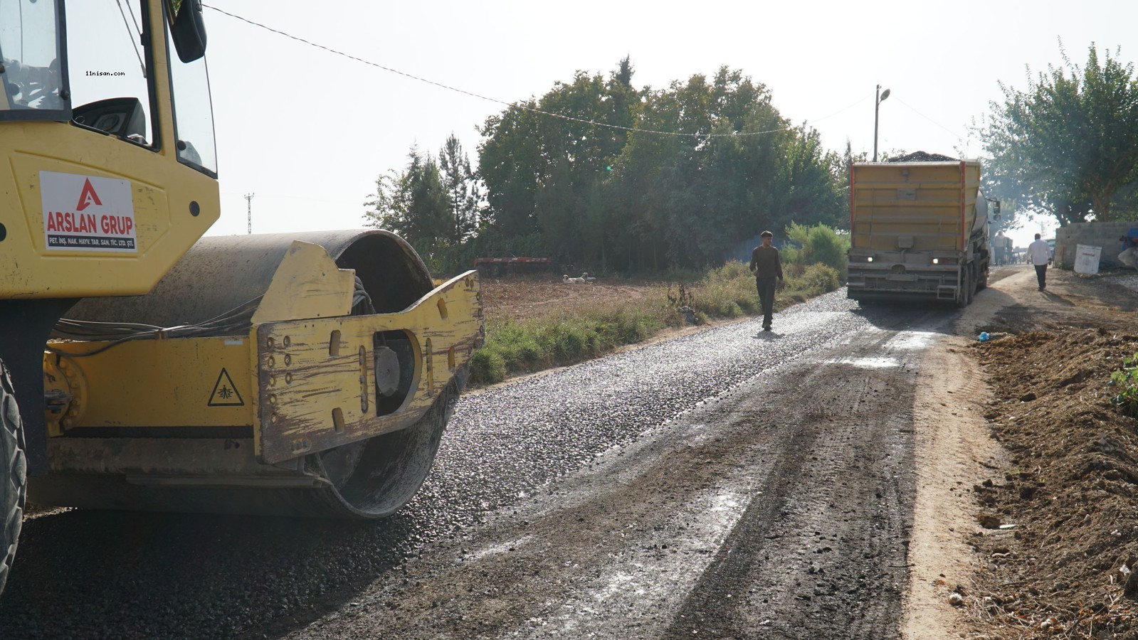 Haliliye’de kırsal mahallelerde yol çalışması;