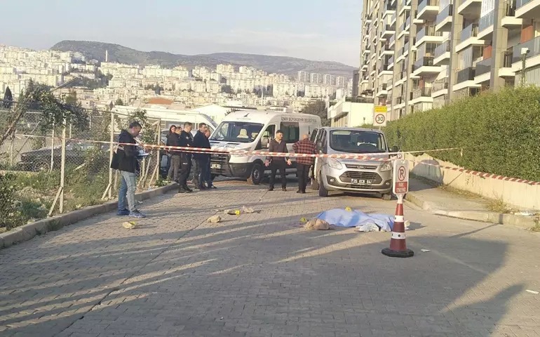 Selen'i öldürüp, annesini yaraladıktan sonra intihar eden saldırgan aranıyormuş