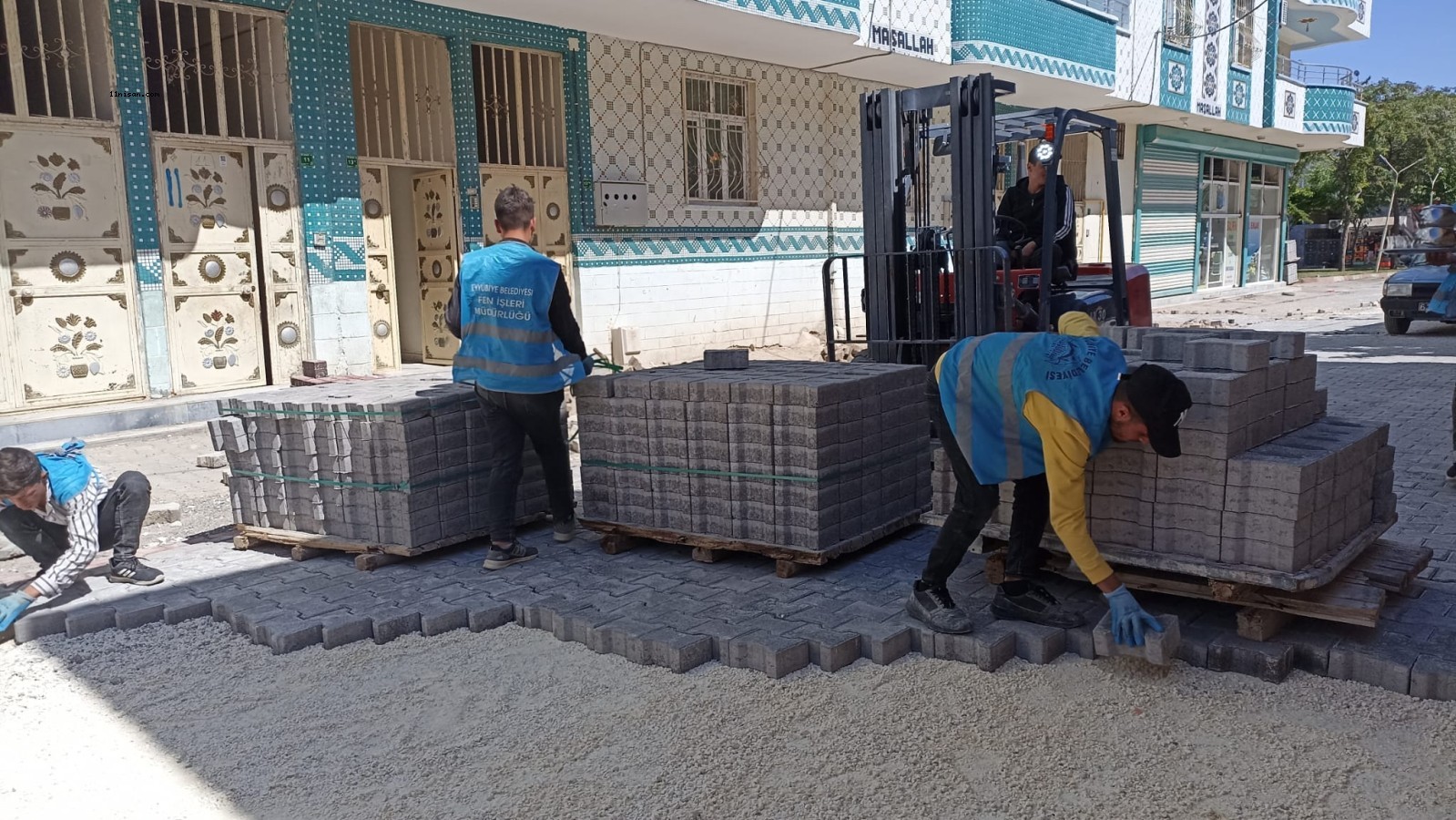 Eyyübiye’de 6 mahallede kilitli parke çalışması;