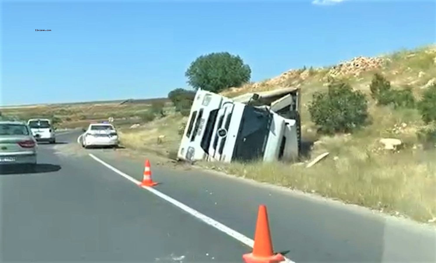 Şanlıurfa’da kamyon devrildi!;