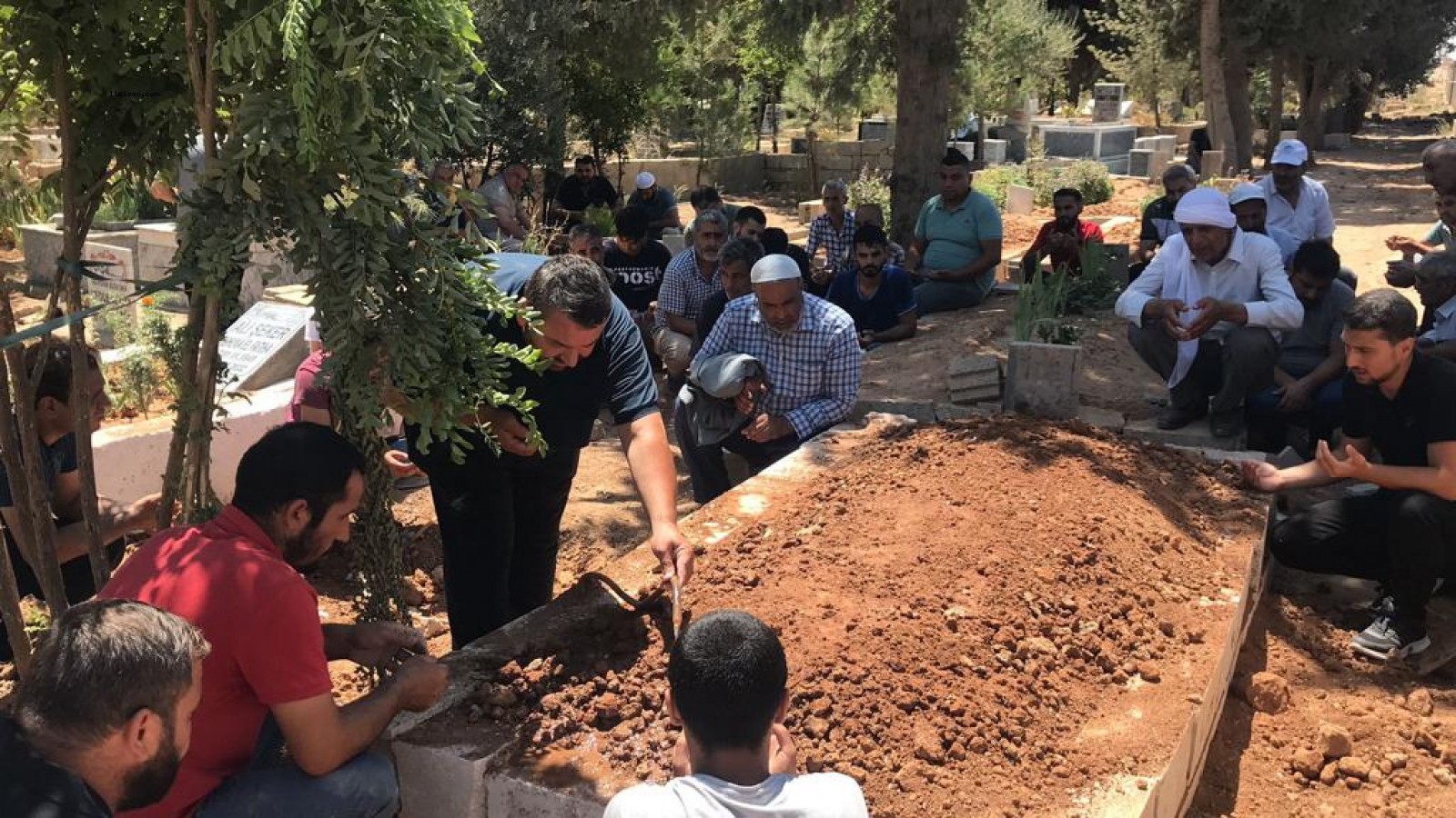 İstanbul'da öldürülen Beyza, Şanlıurfa’da toprağa verildi;