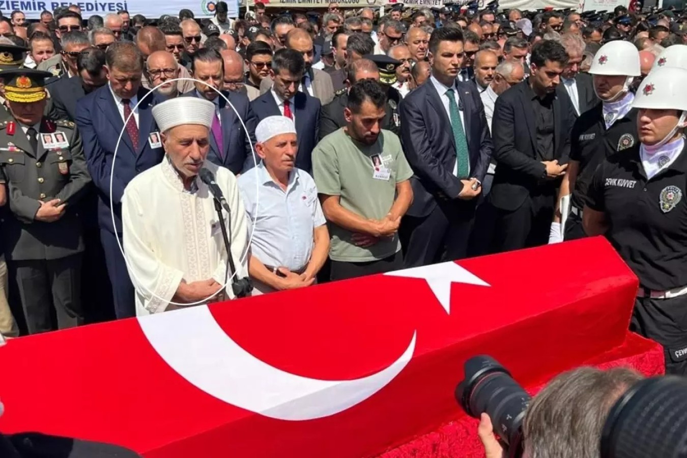ŞEHİT POLİSLERİMİZ SON YOLCULUĞUNA UĞURLANDI: BİR BABANIN EN ACI GÖREVİ;