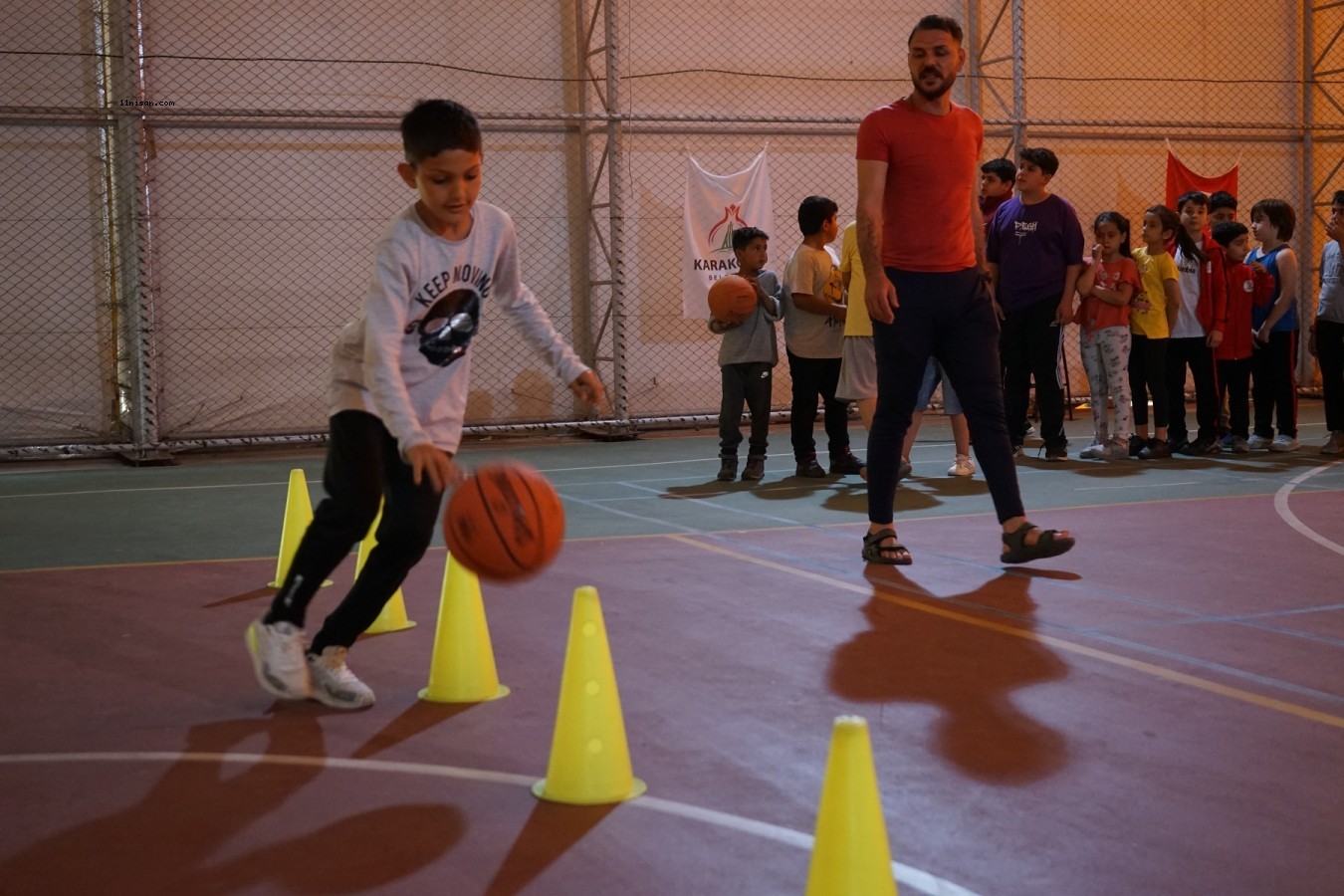 Karaköprü'de çocuklar sporla gelişiyor;