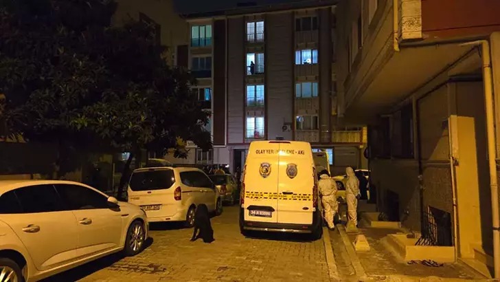 Esenyurt'ta kız arkadaşını yaralayıp, annesini öldürdü;