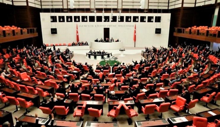 Sosyal medya yasasında yeni gelişme: Bir madde daha kabul edildi