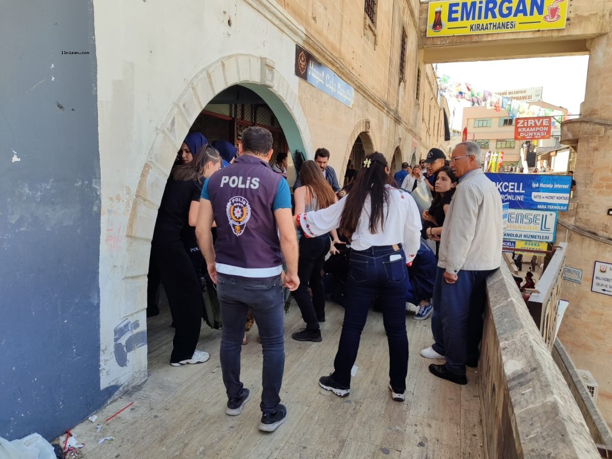 Urfa’da polisle göstericiler arasında arbede;
