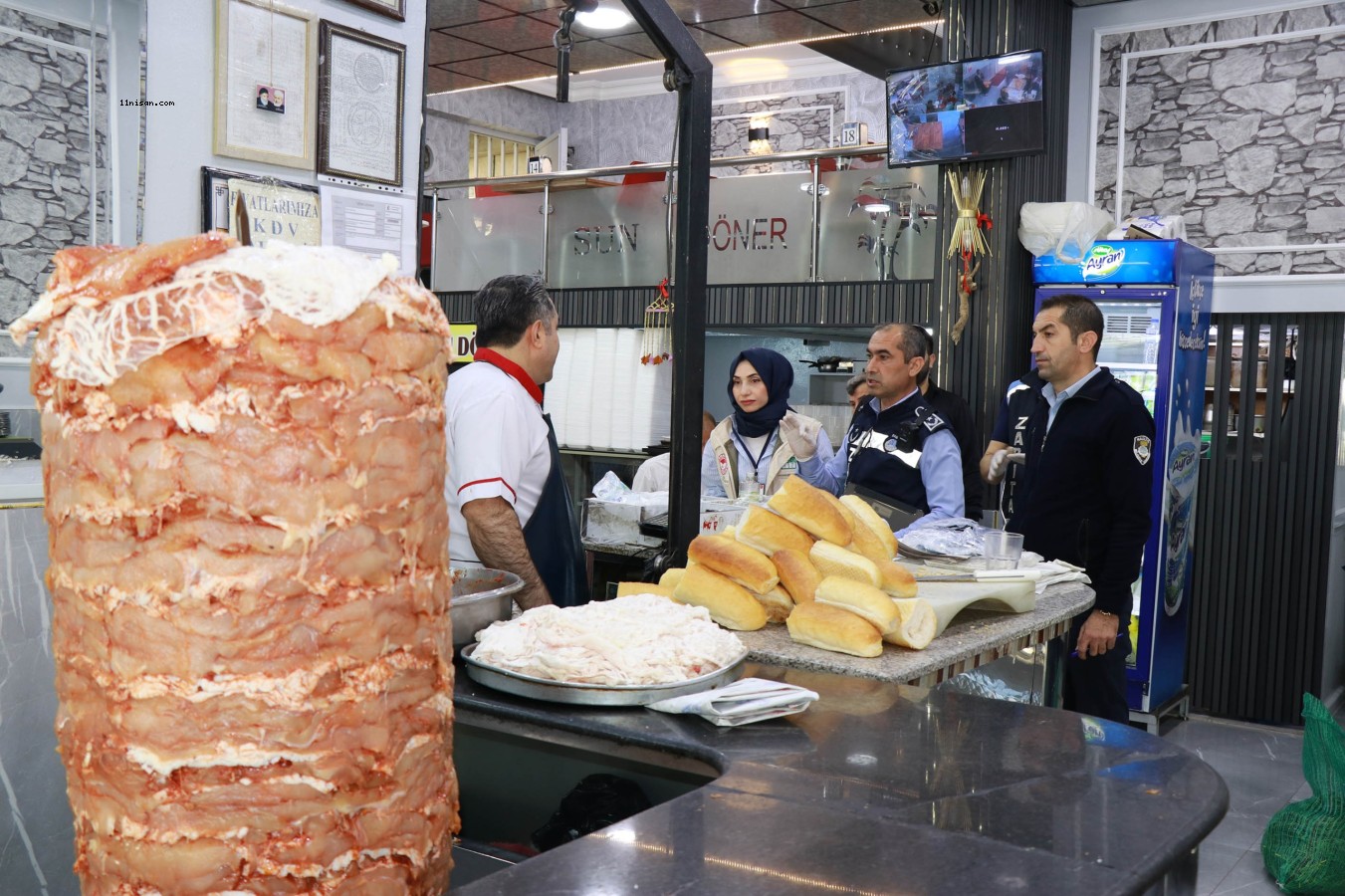 HALİLİYE’DE DÖNERCİLERE SIKI DENETİM: 247 KİLOGRAM SALÇAYA EL KONULDU;