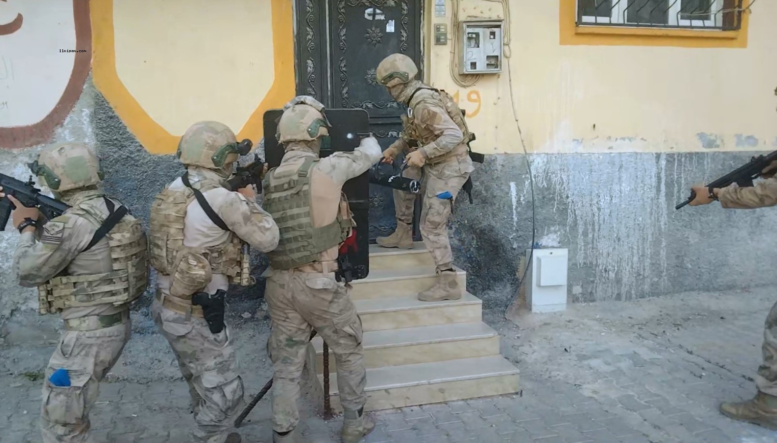 Şanlıurfa merkezli 5 ilde DEAŞ operasyonunda 8 kişi yakalandı;