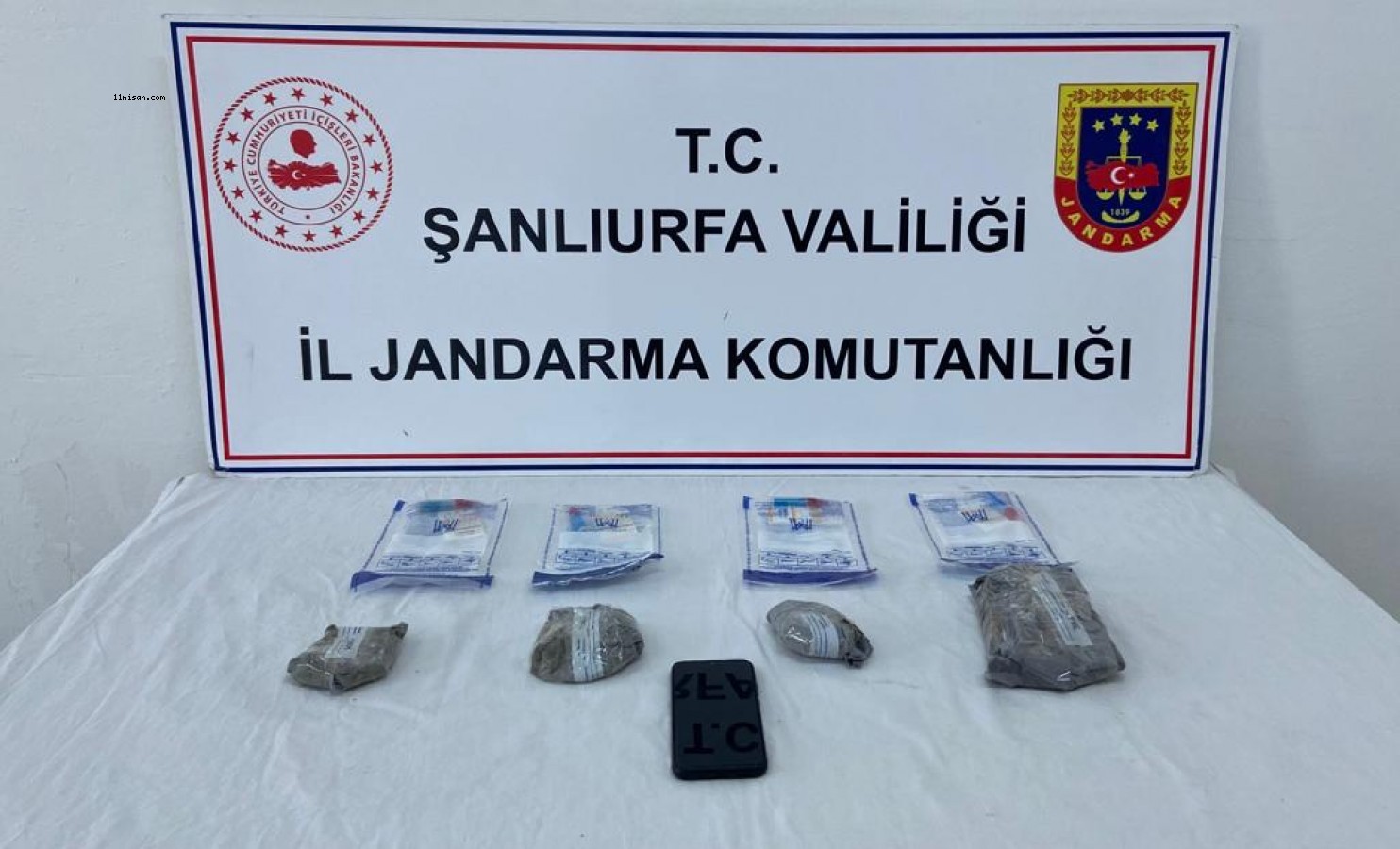 Şanlıurfa'da jandarma birimlerinin ortak uyuşturucu çalışmasında 2 kişi yakalandı;