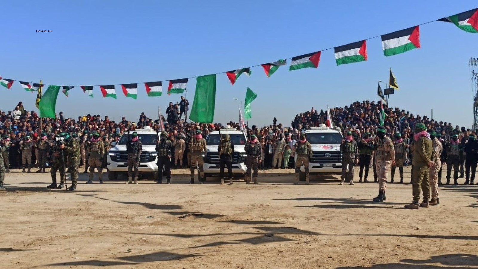 Hamas, 3 İsrailli esiri Kızılhaç'a teslim ederek serbest bıraktı...