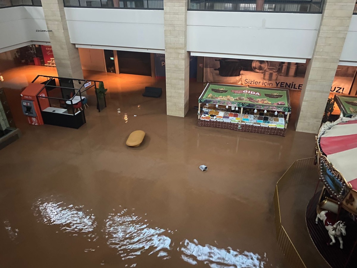 Şanlıurfa Piazza Alışveriş Merkezi Sular Altında Kaldı;